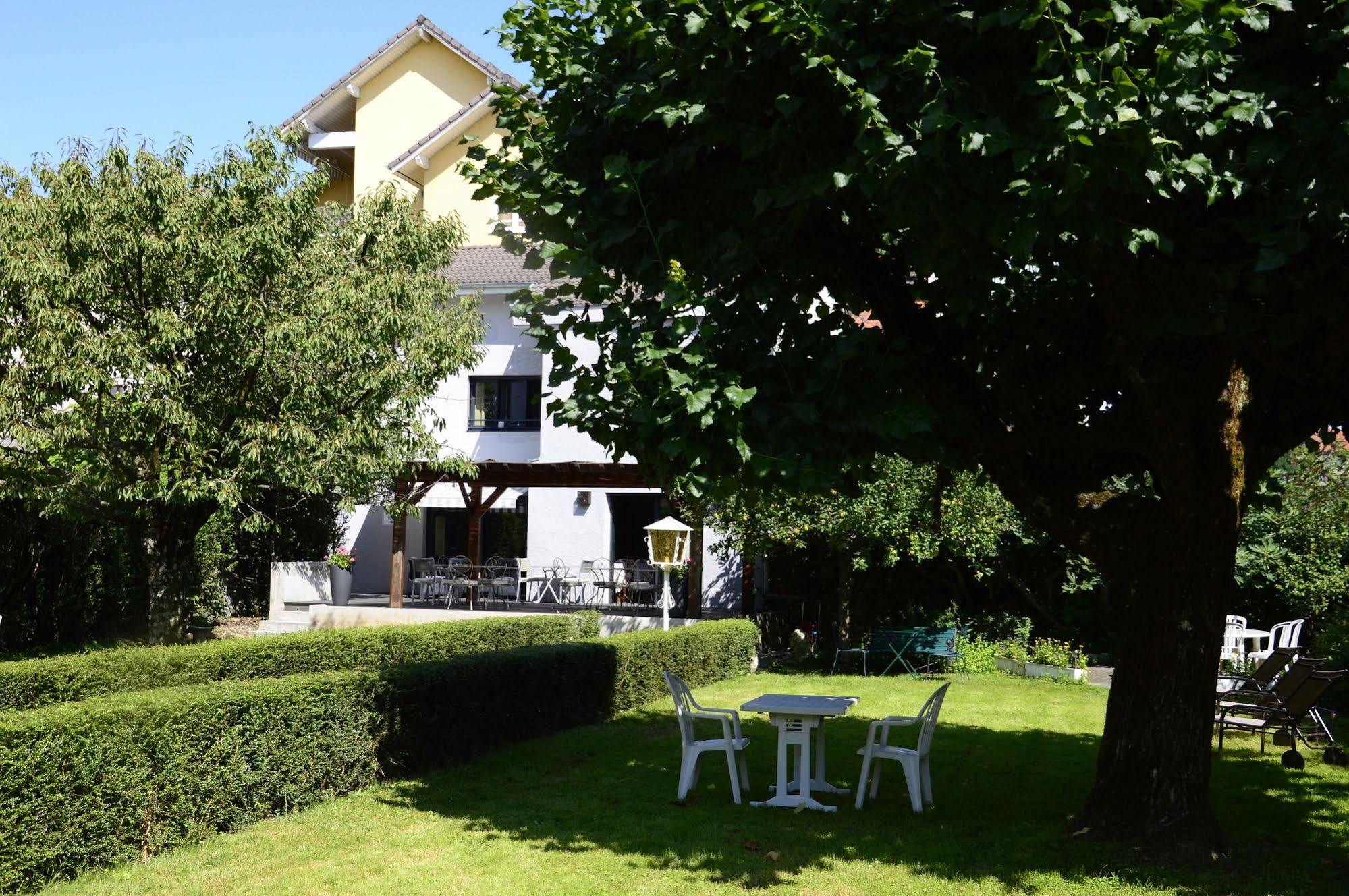 Hotel Les Terrasses Annecy Bagian luar foto